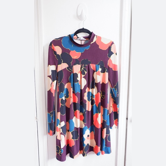 NWOT BCBGeneration FLORAL ROUND NECK MINI DRESS - Picture 1 of 4
